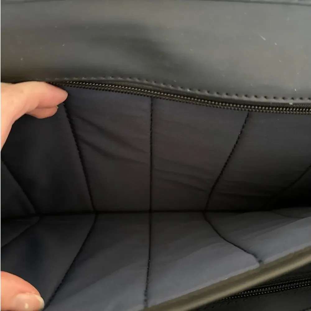 Leonhard Heyden - Laptop Messenger Travel Bag in Black